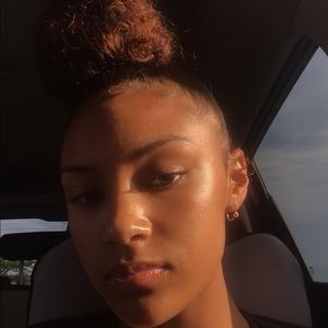 Meet your Posher, Ashiya